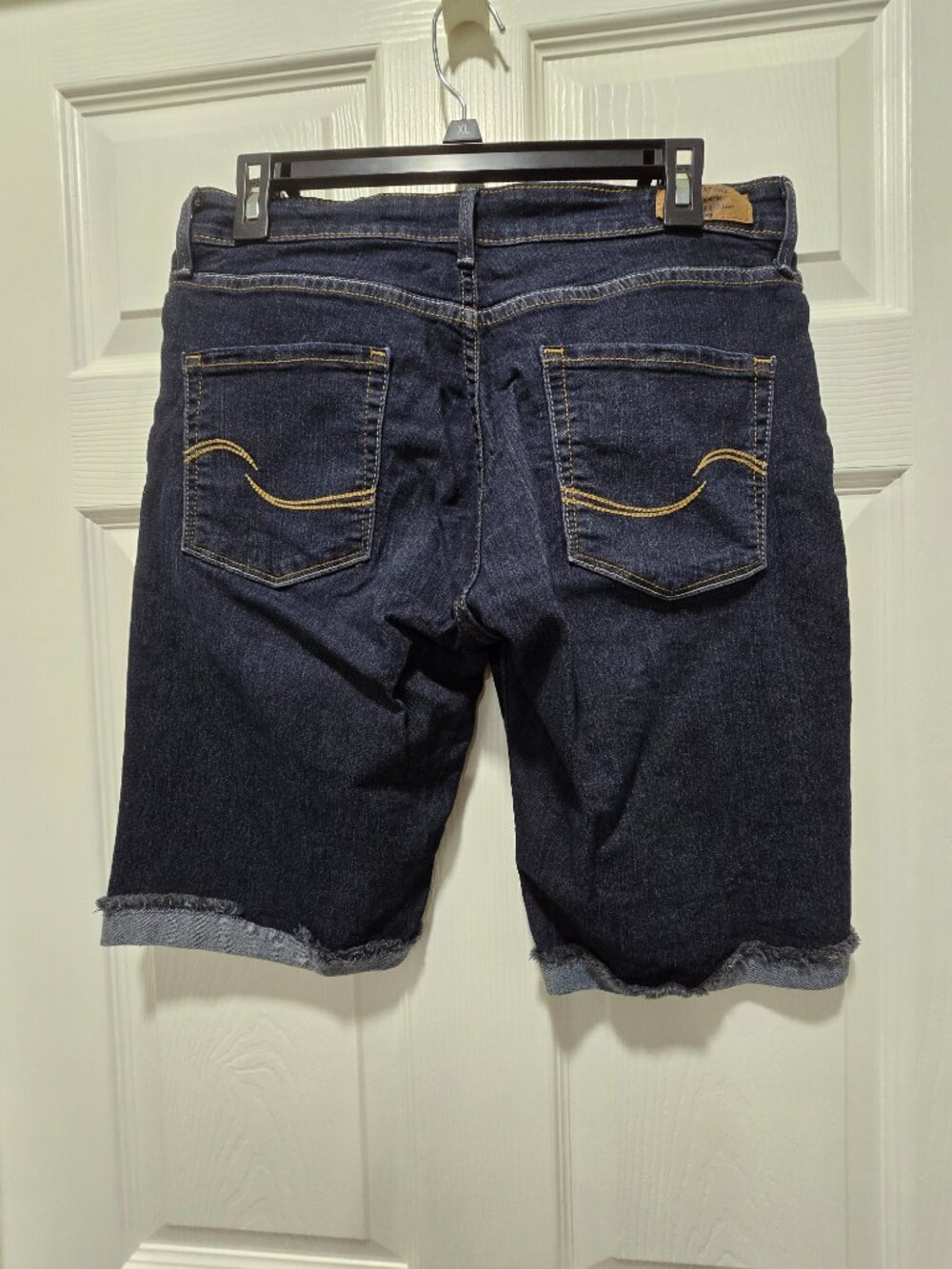 Levis Signature Modern Skinny Denim Jean Shorts Womens 10 - Picture 3 of 3